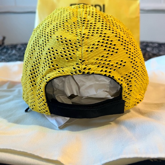 ❌❌SOLD❌❌ NWT Fendi Monogram Hat - Picture 3 of 9